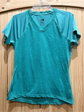 The North Face Women's Teal V-Neck Active Tee - Size Small